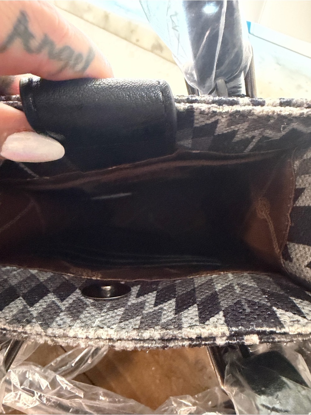 Wrangler black & white Aztec western print small crossbody tote bag purse new - Picture 7 of 9
